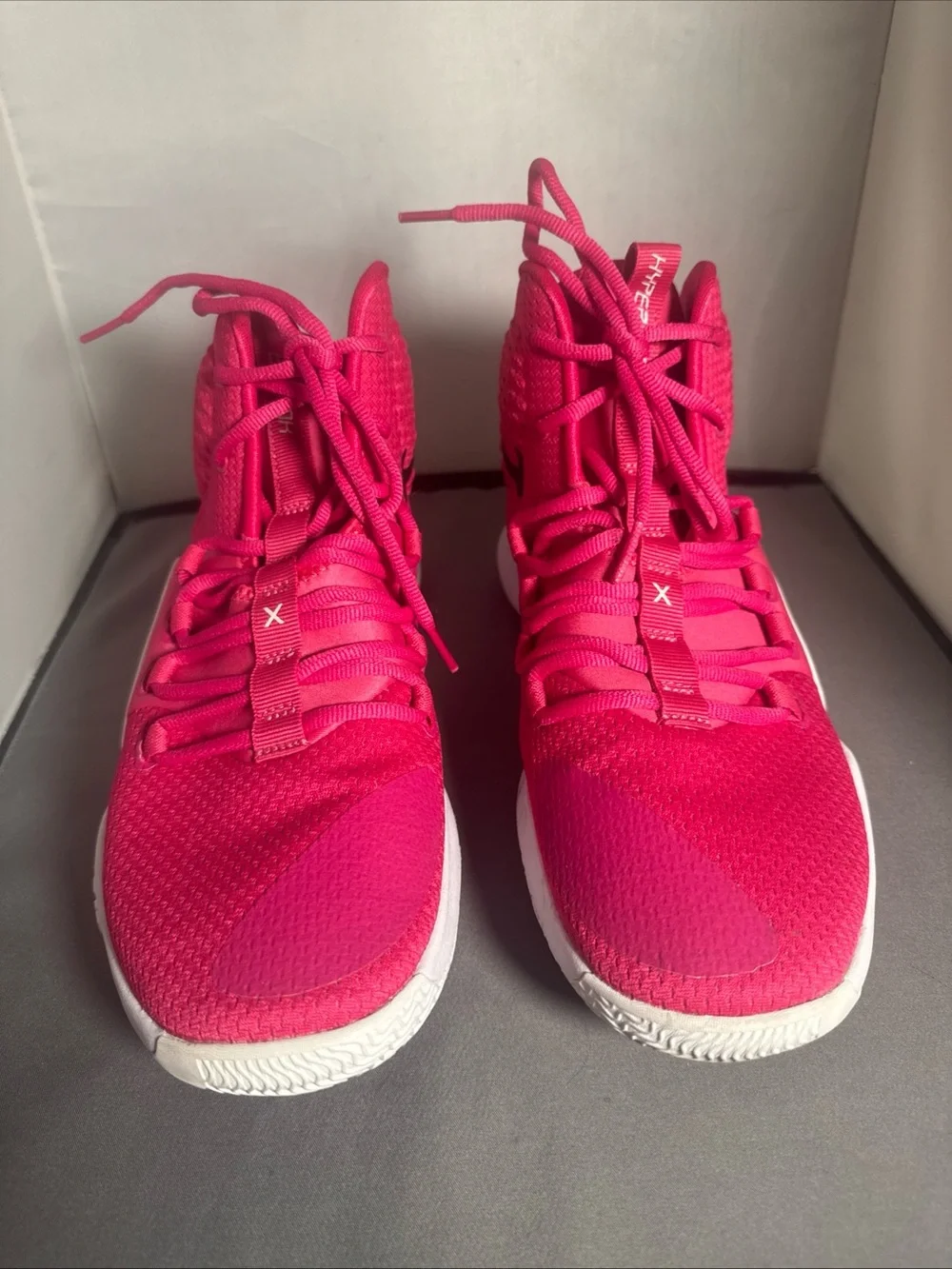 Nike‎ Zoom Hyperdunk Pink High-Top Basketball Shoes with Black Swoosh mens 8.5